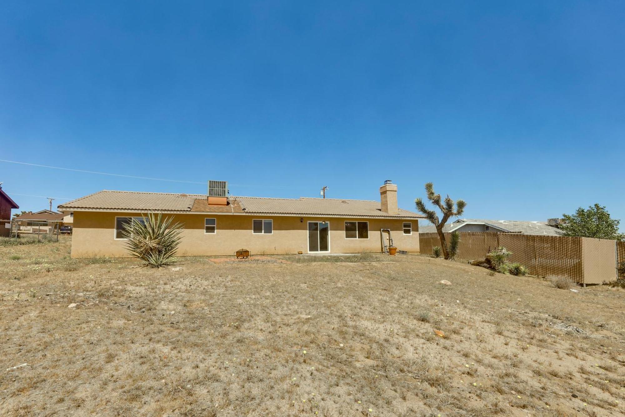 With Fire Pit About 4 Mi To Natl Park! Holiday home Joshua Tree